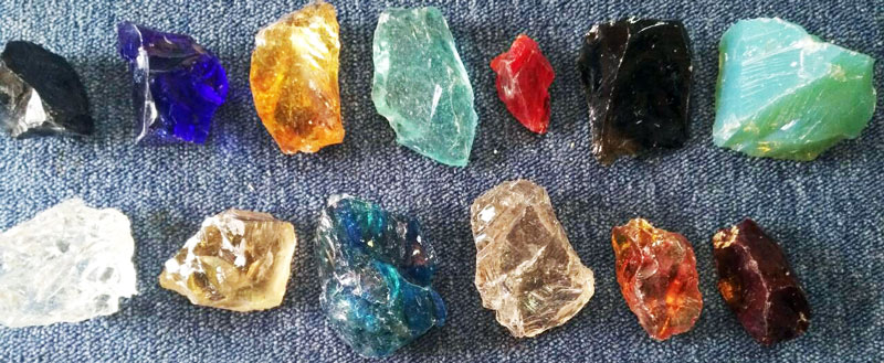 Разные виды стеклянных камней