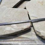 песчаник серо-зеленый галтованый 1,5 см главная